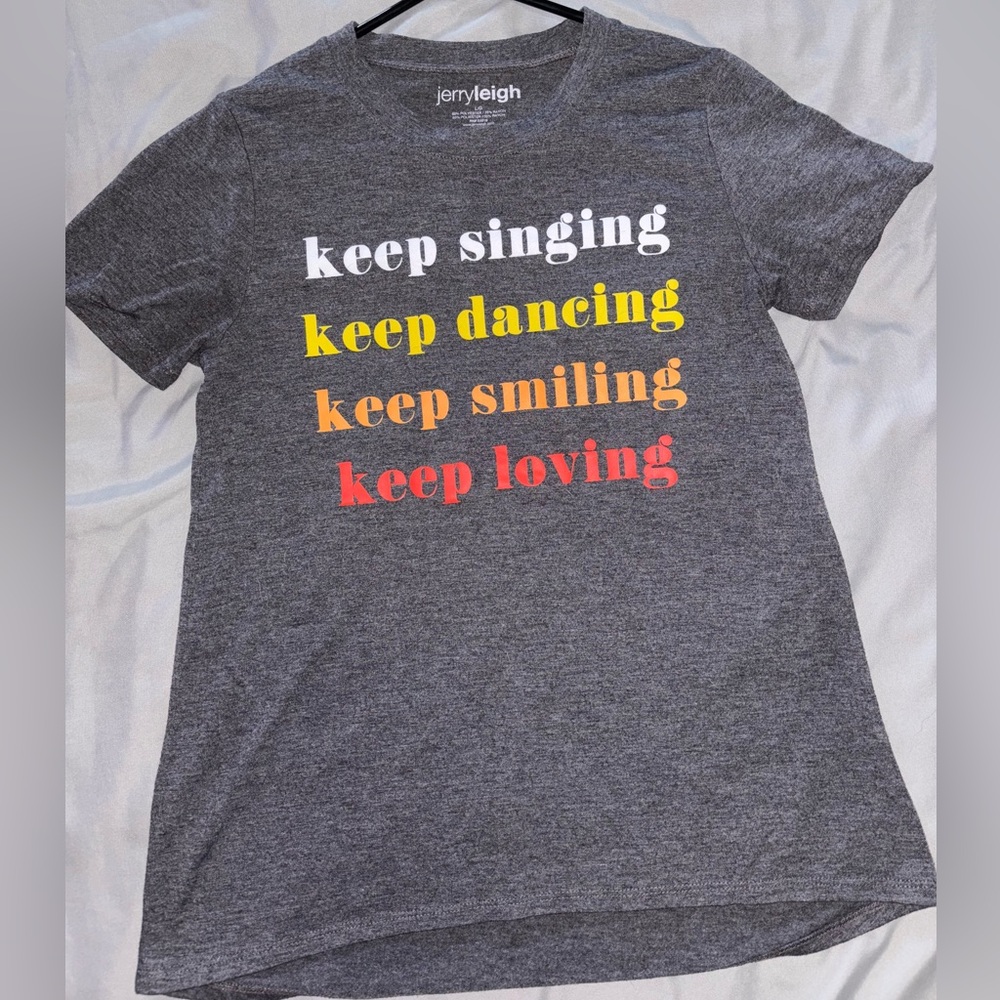 Size: Large
Color: Grey 
Graphic T-shirt
